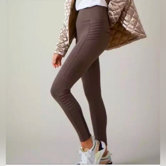 Athleta Pants - Athleta Delancey Moto leggings size xs